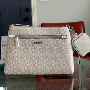 DKNY CROSSBODY  PURSE